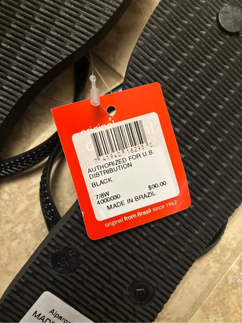 NWT Havaianas Black Slim-Strap Flip Flops - Picture 3 of 3